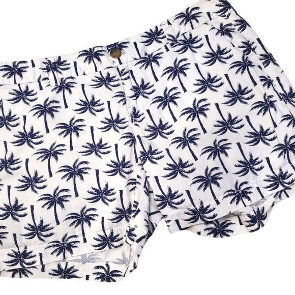 Old Navy Pants - Old Navy White and Blue Palm Tree Chino Shorts size 6